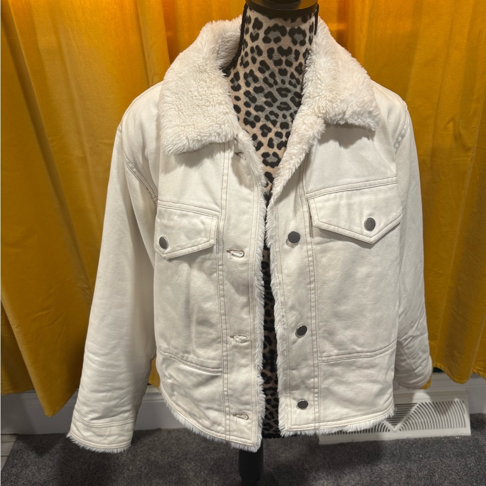 Universal Thread Cream Sherpa Jacket